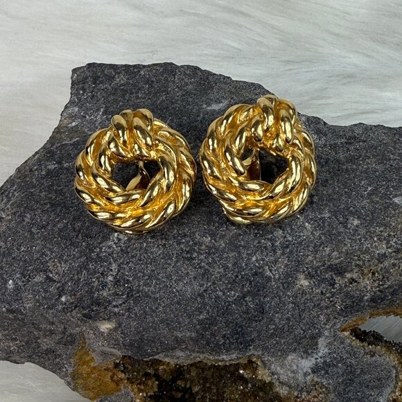 Vintage Monet Gold Tone Clip Earrings  .75" - Picture 1 of 6